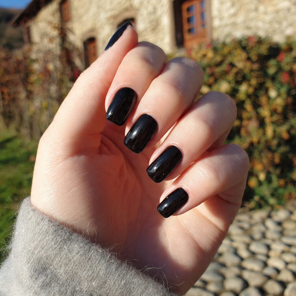 attractive glossy jet black short square nails wit