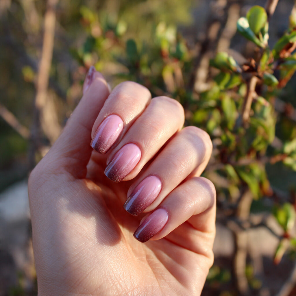 attractive pink and brown ombr nails with outdoor