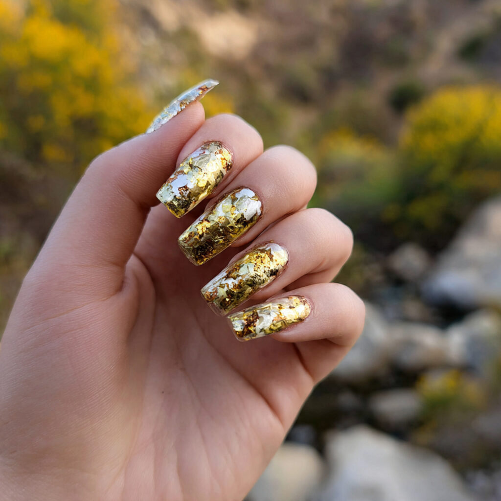 Coffin Nails Short: 14 Cute & Trendy Designs You’ll Want to Try 9 attractive gold foil coffin short nails with outdo